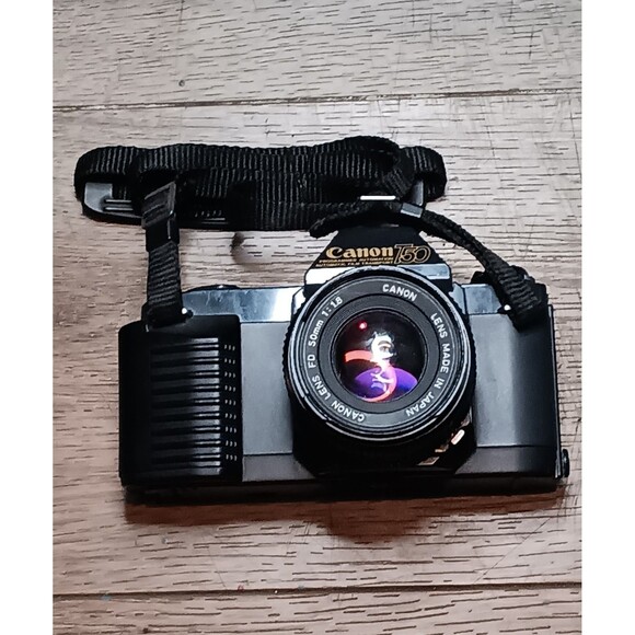 Canon camera - Picture 1 of 3